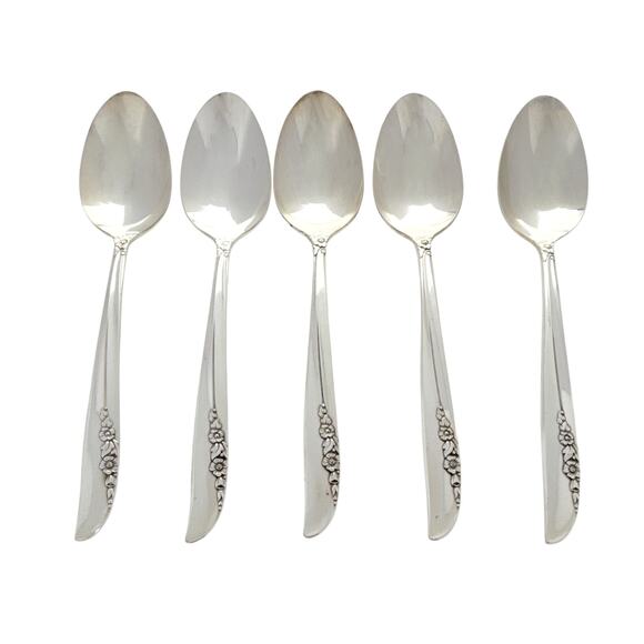 ONEIDA LTD. 1881 ROGERS Lilac Time Pattern Silverplate Flatware 73 Piece Set - Picture 15 of 16